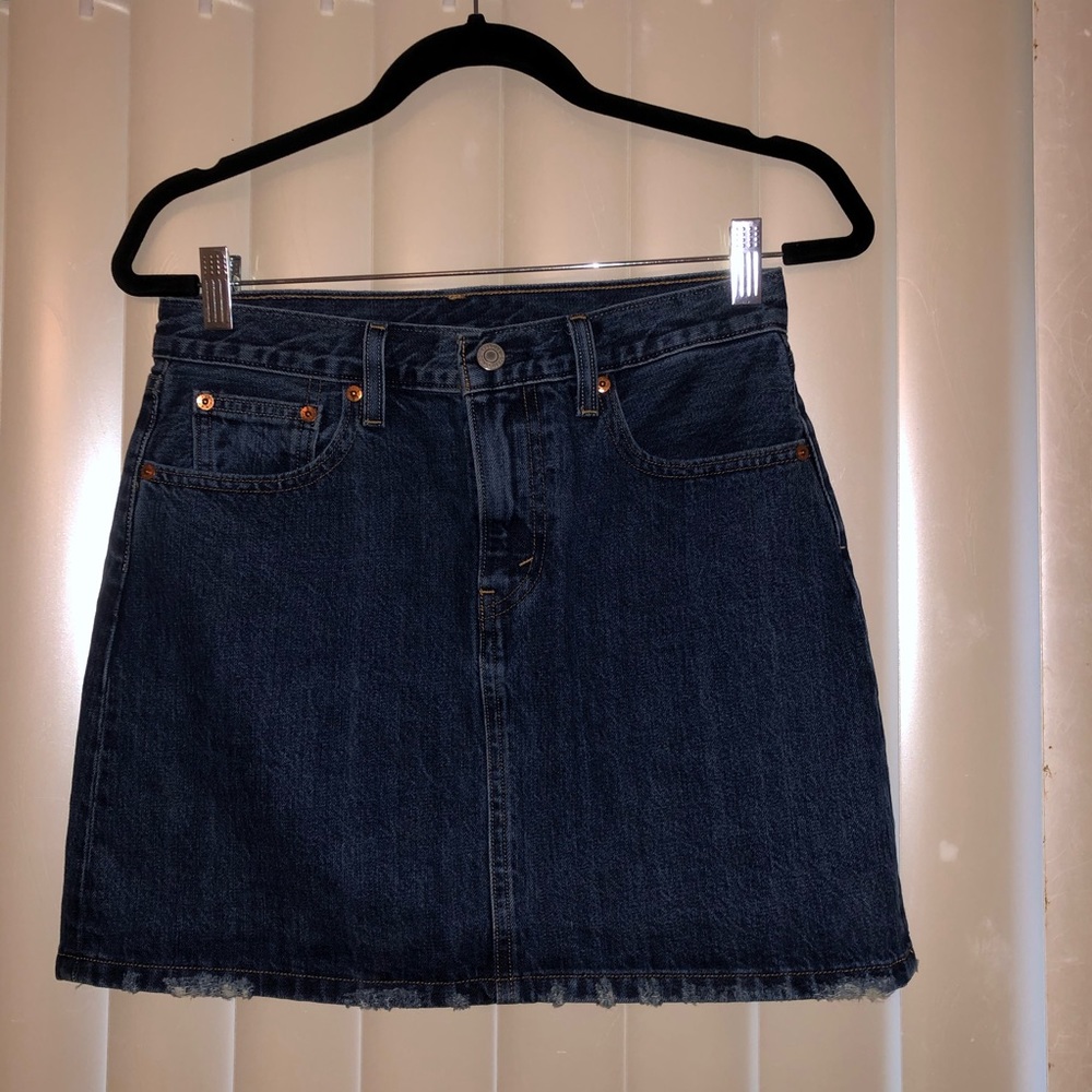 Levi’s mini skirt